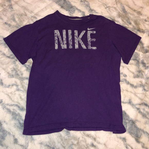 Nike shirt - Picture 2 of 4